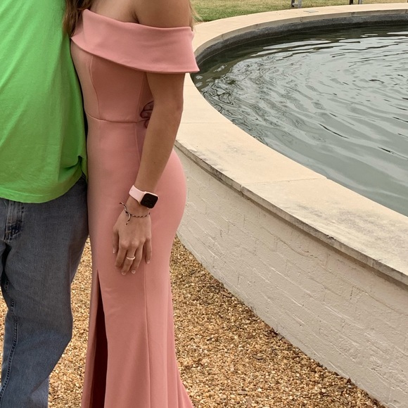 ✨ Mauve off-shoulder formal dress - Picture 6 of 7